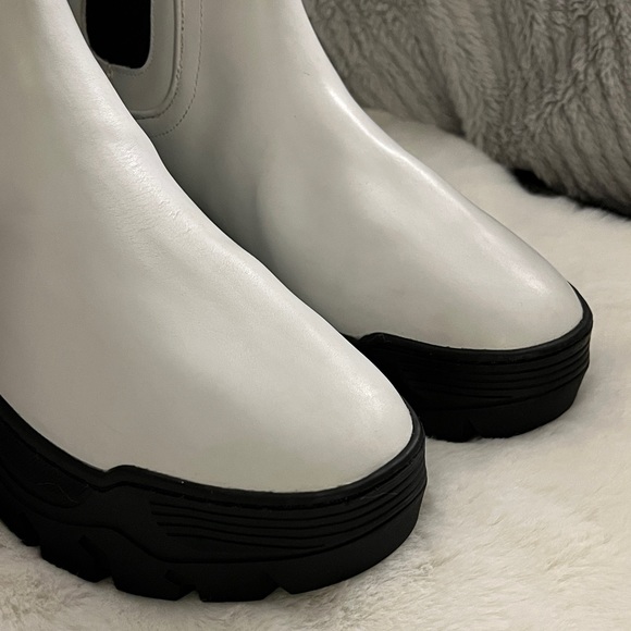 The GREATS® Brooklyn Hewes Chelsea Leather Boot Women Sz 7.5 - Picture 12 of 16